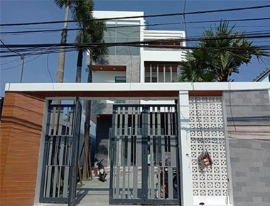 Thi công biệt thự 3 tầng hiện đại  10x20m có sân vườn & thang máy và 5 phòng ngủ ở Dĩ An